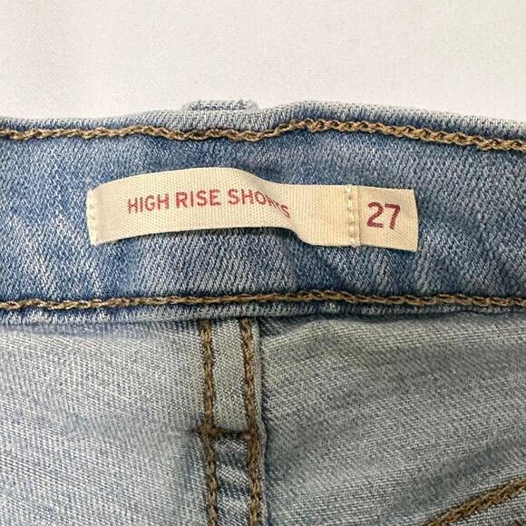 Levi’s Women’s Size 27 Shorts - Picture 4 of 4